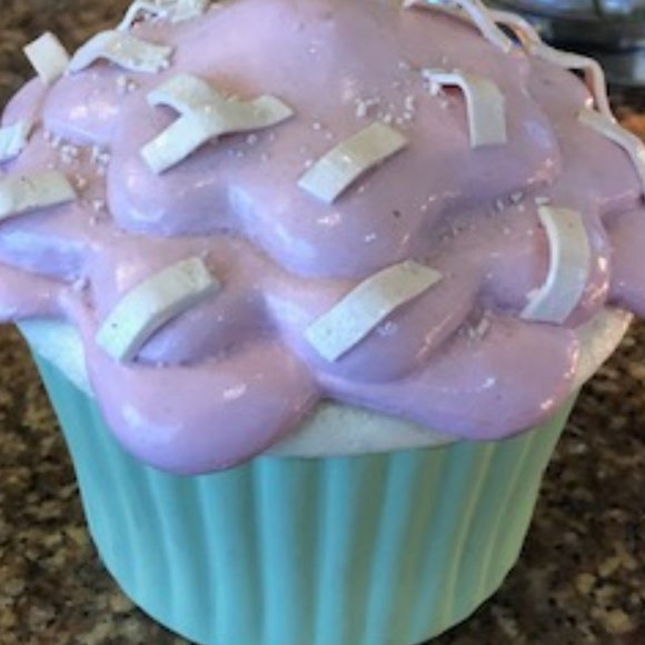 Resin Large Celebratory Sprinkle Top Cupcake Birthday Trinket Box w/FREE Votive - Picture 9 of 10